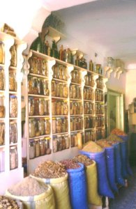 Beim Gew&uuml;rzh&auml;ndler