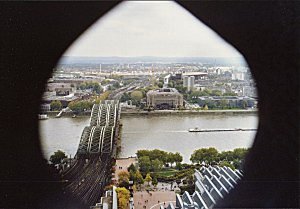 Blick vom Dom zur JuHe