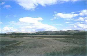 Hinter den hohen Bergen